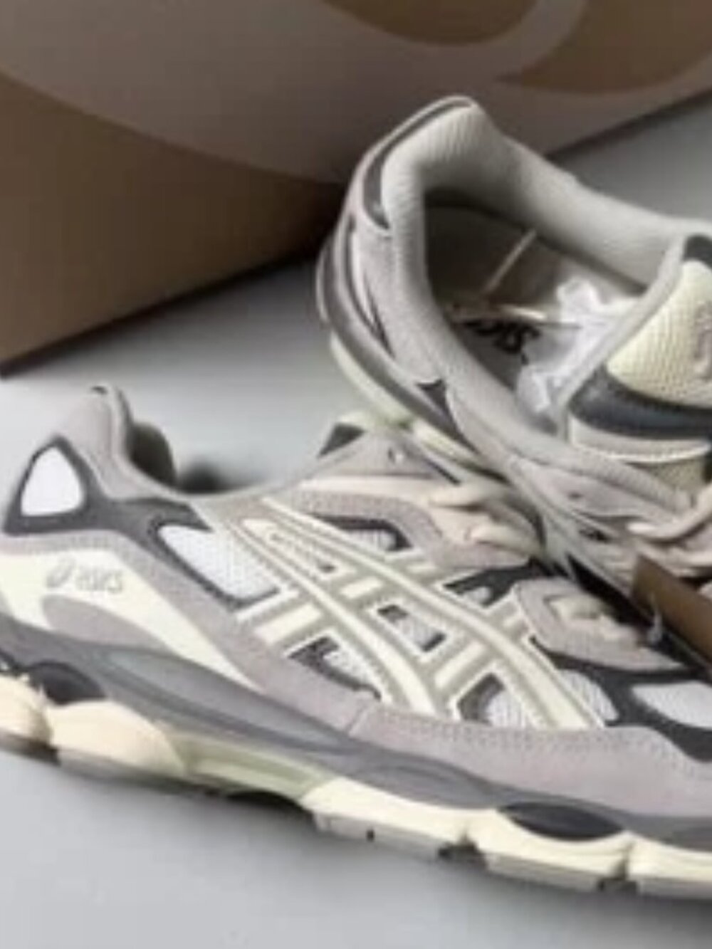 ASICS GEL-NYC Cream/Grey Sneakers